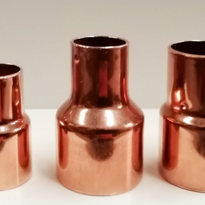 Conexiones de calidad para tuberías y sistemas hidráulicos.